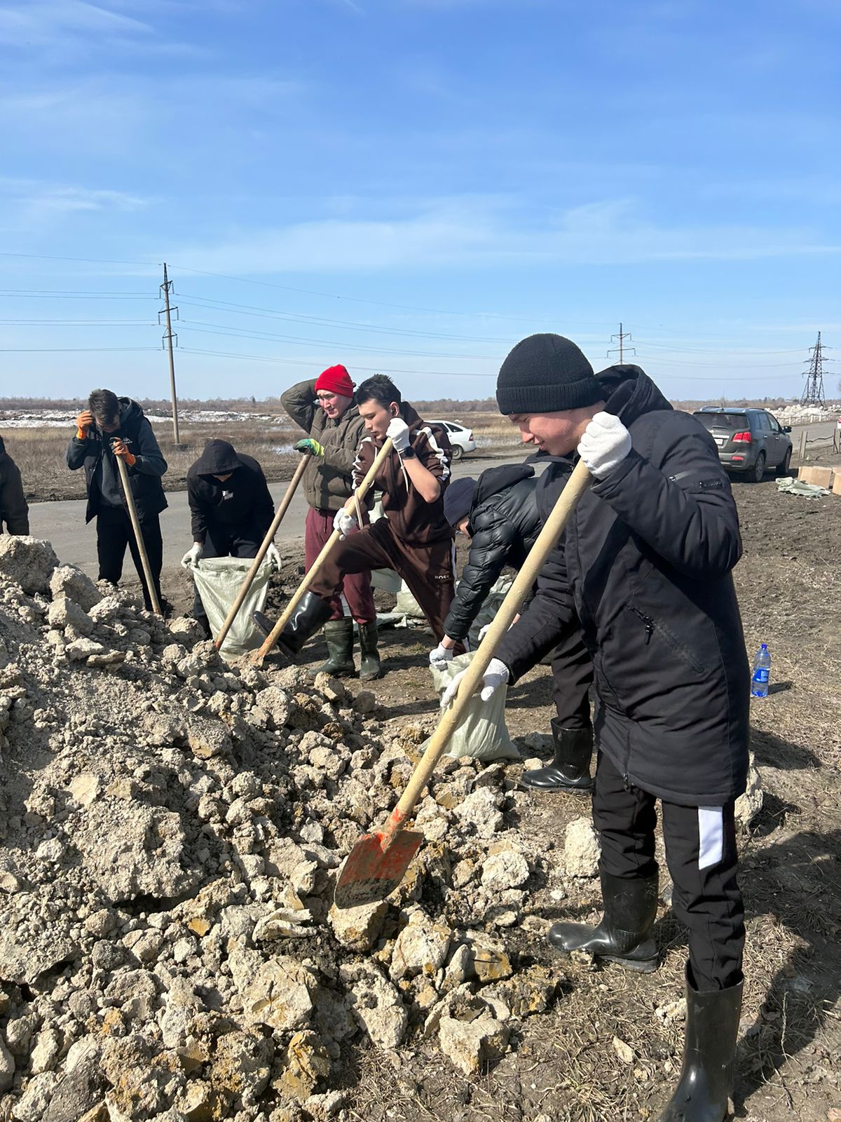 Волонтеры СКУ на противопаводковых мероприятиях